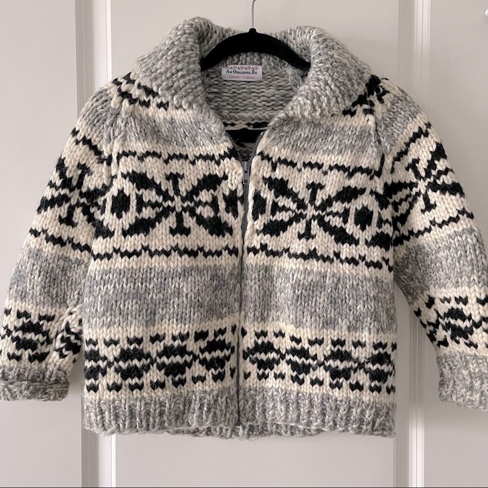 HAND-MADE // wool cowichan styles siwash zip-up sweater